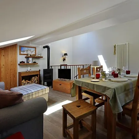 Maison De La Tour Apartment *